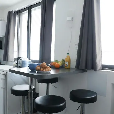 Bnbnook - Cozy Steps From Trocadero & Arc Apartment